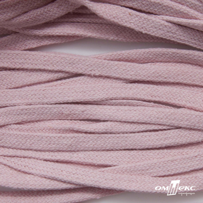 Шнур плетеный d-8 мм плоский, 70% хлопок 30% полиэстер, уп.85+/-1 м, цв.1019-св.розовый - купить в Саратове. Цена: 735 руб.