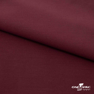 Ткань сорочечная стрейч 19-1528, 115 гр/м2, шир.150см, цвет бордо - купить в Саратове. Цена 307.75 руб.